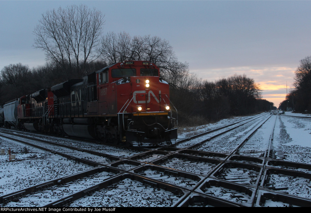 CN 8887